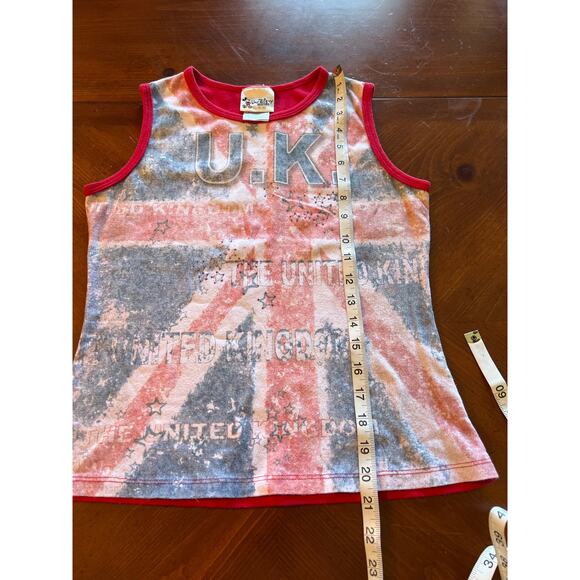 Vintage Walt Disney World Parks Epcot United Kingdom Sleeveless Knit Top - Picture 8 of 8